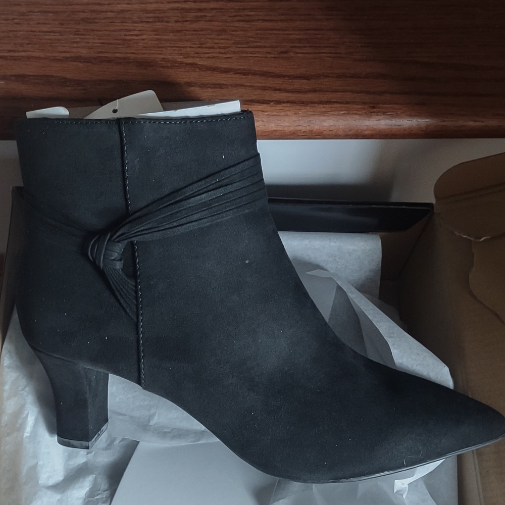 East 5th Women's Mander Black Ankle Boots Size 10M